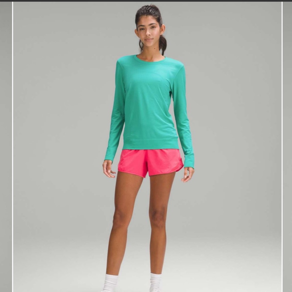 Lululemon Swiftly Relaxed Long-Sleeve Shirt
Kelly Green ,size 8. Good condition